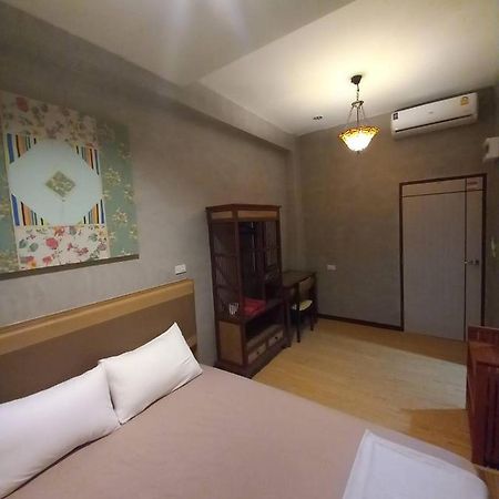 Buri Hostel Bangkok Zewnętrze zdjęcie
