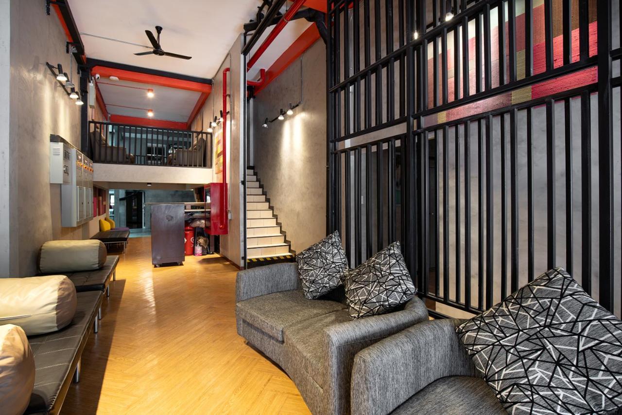 Buri Hostel Bangkok Zewnętrze zdjęcie