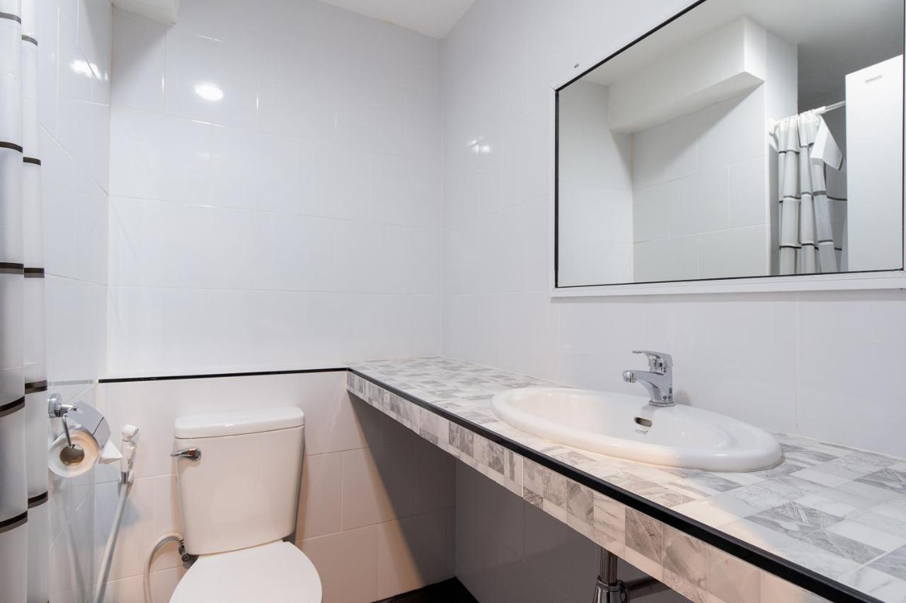 Buri Hostel Bangkok Zewnętrze zdjęcie