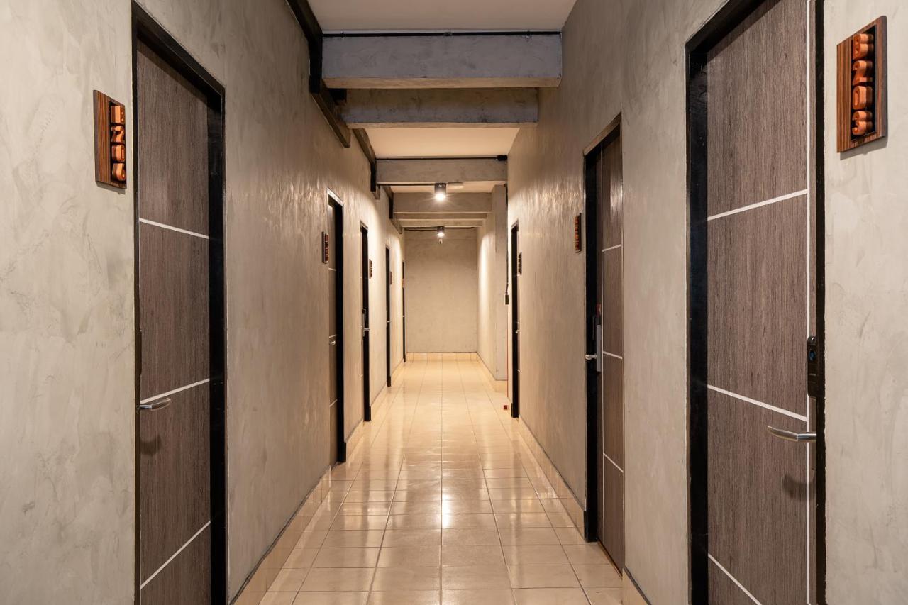 Buri Hostel Bangkok Zewnętrze zdjęcie